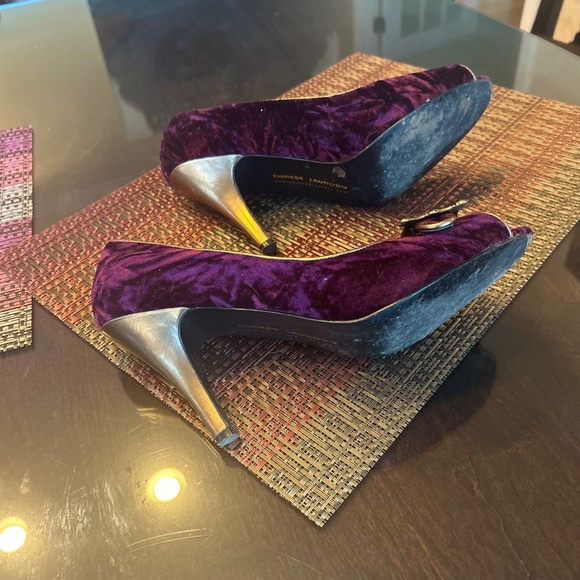 Chinese Laundry Purple Velvet with Gold Buckle Peep Toe Pumps in Size 10 - Picture 8 of 10